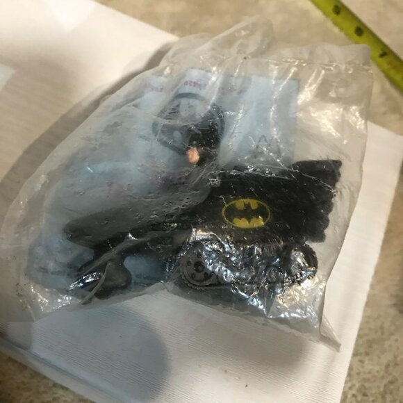 Batman Press & Go Car Sealed McDonalds Happy Meal Toy 1991 Collectible - Picture 1 of 3